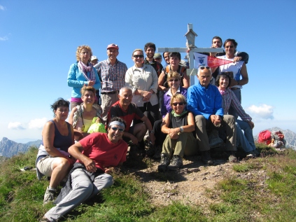 Gruppo escursionisti in vetta al monte Pizzo del Farno m 2506 (Alpi Orobie)